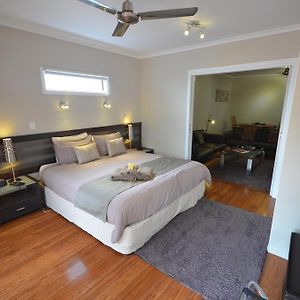 Executive One-Bedroom Villa Spa Bath Car